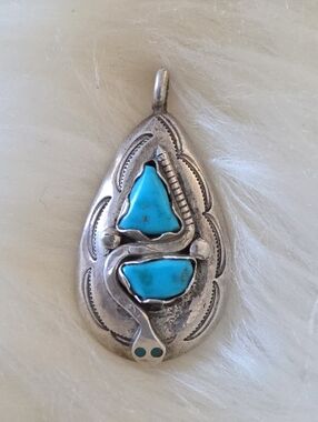 Cool Vintage Native American Zuni Snake Pendant By Effie Calavaza 🩵🐍🩶